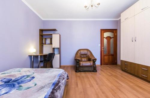Svyatoshyns'kyi District Appartement | Комфортная двухкомнатная квартира возле метро Академгородок