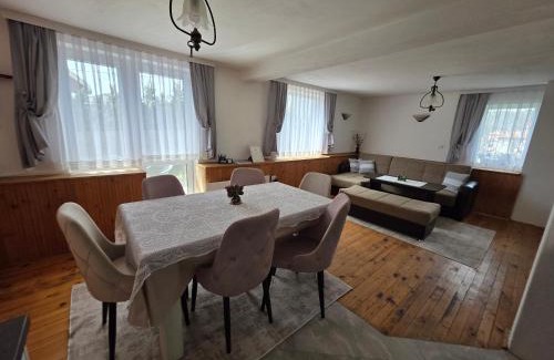 Ravnogor Maison | Къща за гости ВИРА