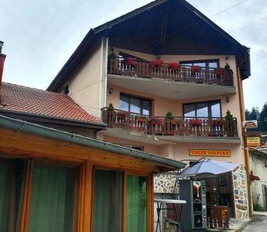 Dospat Maison | Къща за гости с механа Баджо