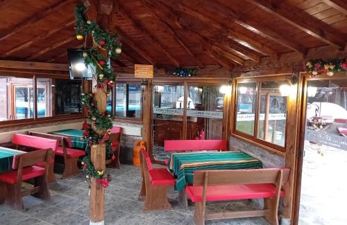 Slivek Maison | Къща за гости "Там край реката "