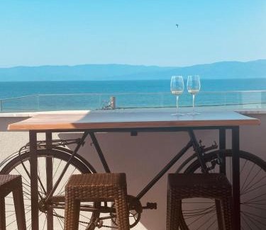 Paralia Ofryniou Appartement | Морска къща ЕММА