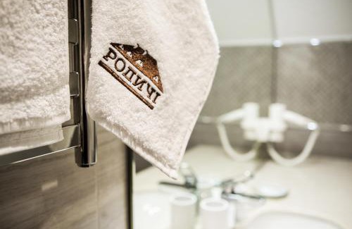 Zhashkiv Hôtel | Родичі