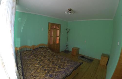 Yasinya Maison | Садиба На лужку