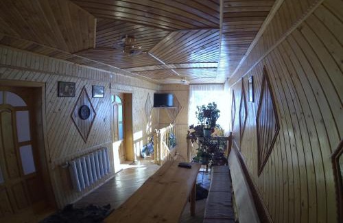 Yasinya Maison | Садиба На лужку