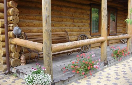 Pochaiv Maison | Смерекова хата
