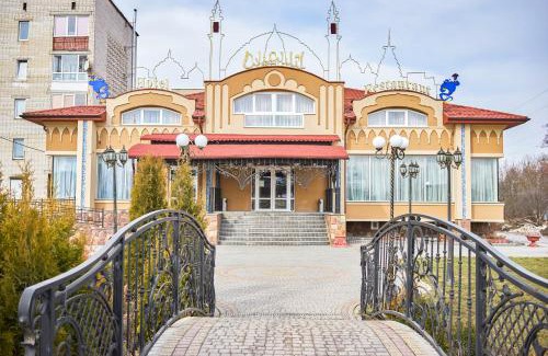 Berezhany Hôtel | Східний