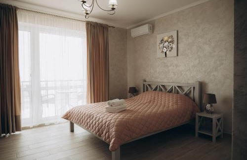 Karolino-Bugaz Hôtel | Три Слона