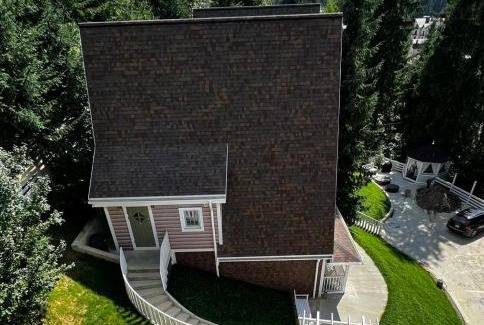 Bukovel Chalet De Ski | Цілий триповерховий будинок FREEMAN-3 над річкою з альтанкою та грилем