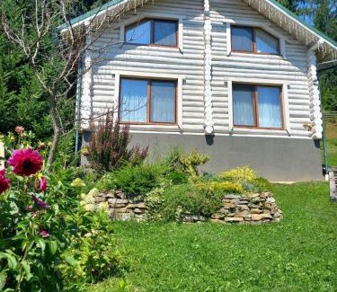 Yasinya Appartement | Шепіт лісу