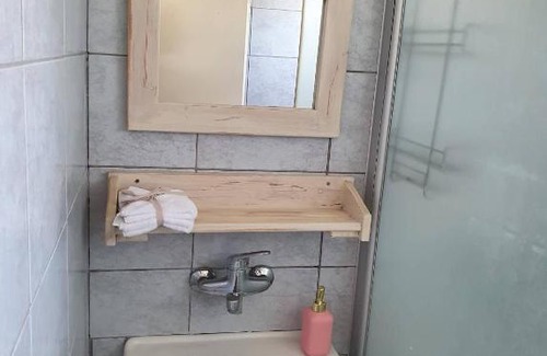 Avnei Eitan Maison | אדמה ברמה
