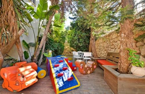 Hatzor HaGlilit Appartement | אחוזת יוסף-וילה מהממת למשפחות עם 2 בריכות וג'קוזי