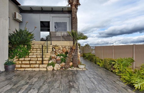Safed Maison | בקצה היער