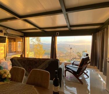 Majdal al-Shams Chalet De Ski | בקתה בגלקסיה