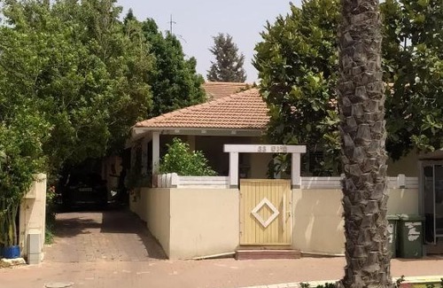 Gedera Chalet De Ski | בקתה פרטית מקסימה בלב המושבה