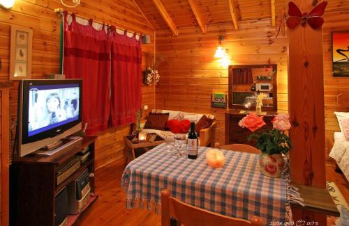 Mateh Asher Cabine | בקתות מול השקיעה
