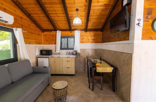 Beit Jann Appartement | בקתות עץ מעל העננים - אירוח דרוזי - בקתות כפריות עם נוף מהמם ובריכה משותפת