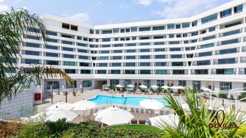 Eilat Appartement | דירה מעוצבת עם נוף מטריף לים במתחם סי סייד - Edomlux