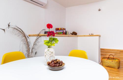 HaBonim Appartement | דירה קסומה עם נוף לים
