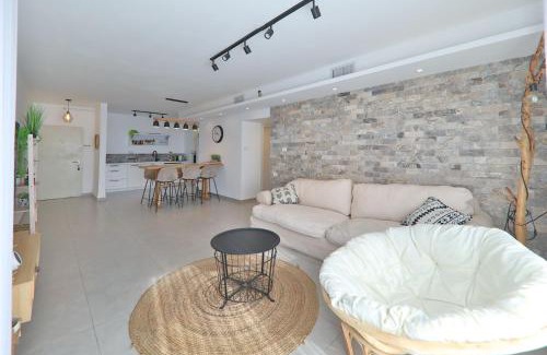 Kiryat Yam Appartement | דירות קו ראשון לחוף - Apartments First line to the Beach