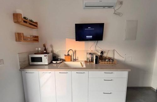 HaGoshrim Appartement | דירת סטודיו מהממת לזוג 3 דקות הליכה מהנחל