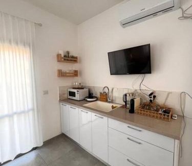 HaGoshrim Appartement | דירת סטודיו מהממת לזוג 3 דקות הליכה מהנחל