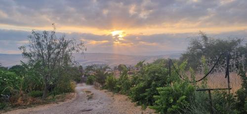Yavne'el Maison | הבוסתן של הדס, הדום שבהר