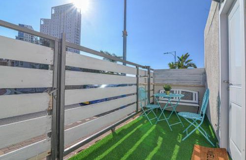 Hadera Appartement | הדירה בלבן פלאי