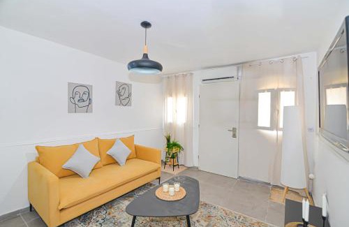 Hadera Appartement | הדירה בלבן