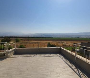 Sde Nehemia Appartement | היחידה ליד הנחל עם הנוף לחרמון