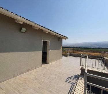 Sde Nehemia Appartement | היחידה ליד הנחל עם הנוף לחרמון