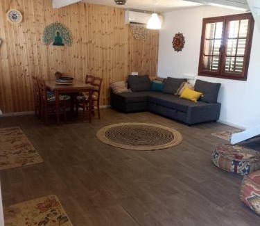 Arad Cabine | חלון למדבר