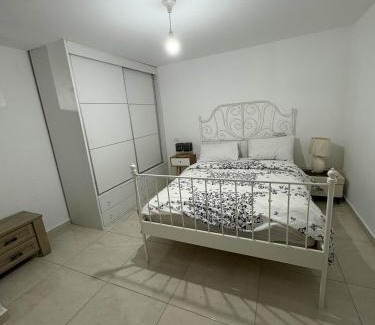 Qiryat Shemona Appartement | יחידית דיור משופצת עם גינה ומקלט - היחידה בגליל