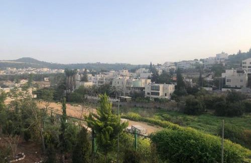Abu Ghosh Lit Et Petit-Déjeuner | מבט אל הואדי