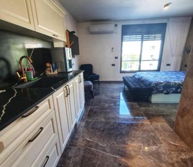 Kiryat Motzkin Appartement | מיני גן עדן עם גקוזי יש מקלט בבניין