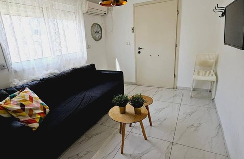 Poriyya Appartement | נווה שחר- צימר משפחתי מקסים עם ג'קוזי פרטי ובריכה ליד הכנרת