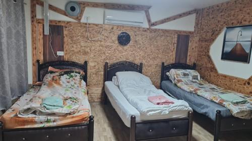 Buq'ata Appartement | נוף הכפר - 6 חדרי אירוח לזוגות ומשפחות עם ג'קוזי משותף