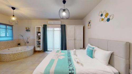 Had Nes Appartement | סוויטות טיפאני של רשת לב הגולן - 3 סוויטות מדהימות עם בריכה פרטית
