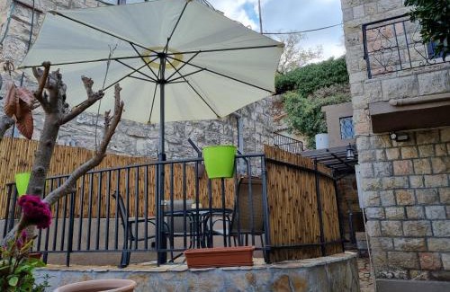 Ein Karem Cabine | "פנינת עין כרם" יחידות ורד ואגוז