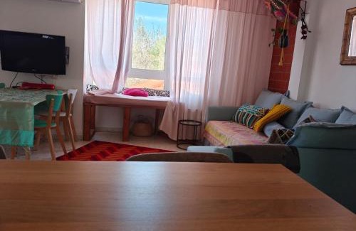 Kfar Vradim Appartement | צימס - דירת אירוח בגליל עם מרפסת