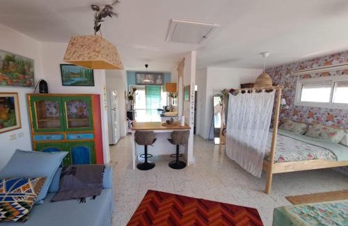 Kfar Vradim Appartement | צימס - דירת אירוח בגליל עם מרפסת
