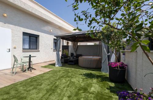 Bruchim Qela' Alon Appartement | צימר נחלים - בקיבוץ הגושרים