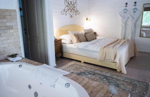 Ramot Cabine | קאסה בלנקה- Casa Blanca רמות