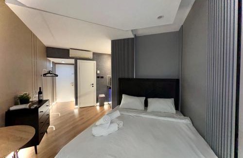 Netanya Appartement | קו המים-אמבט ספא במרפסת על הים, בית קפה בלובי Waterline studio sea view Spa tub on the balcony