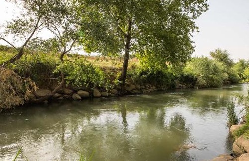 Bruchim Qela' Alon Autre | קמפינג המטעים