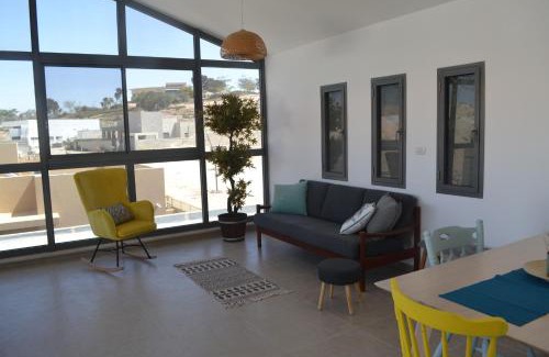 Yeruham Cabine | רגע של מדבר