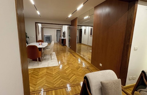 Oula Appartement | إستمتع بالاقامه في هذا المكان الهادئ والأنيق مع واي فاي ومكيف هواء ومساحات واسعة