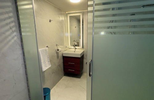 Oula Appartement | إستمتع بالاقامه في هذا المكان الهادئ والأنيق مع واي فاي ومكيف هواء ومساحات واسعة