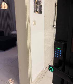 Jizan Appartement | استديو بسرير ماستر بالاضافة لغرفة بسريرين