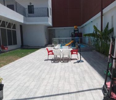 Al Kura Chalet De Ski | استراحة غريس
