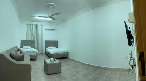 Al Khuwair Appartement | شارع المها بجانب اسواق المايا